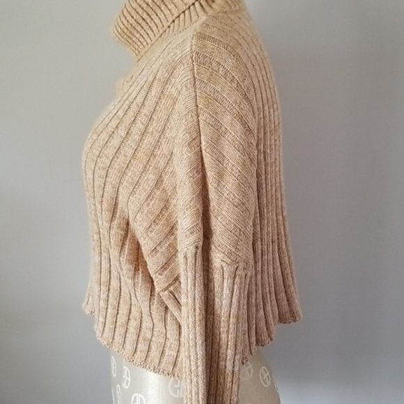 EUC Forever 21 Cropped Turtleneck Sweater - Picture 2 of 5